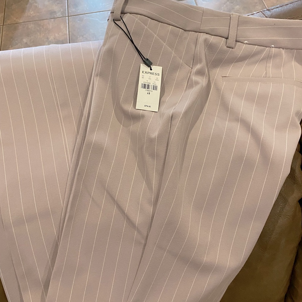 NWT Express Editor Barely Boot Low Rise Mauve in color with stripe